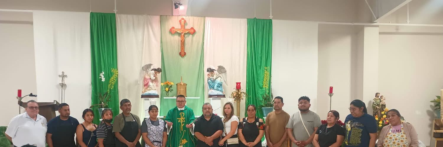 The priest with the team of servers in front of the altar after the Mass of September 27, 2026